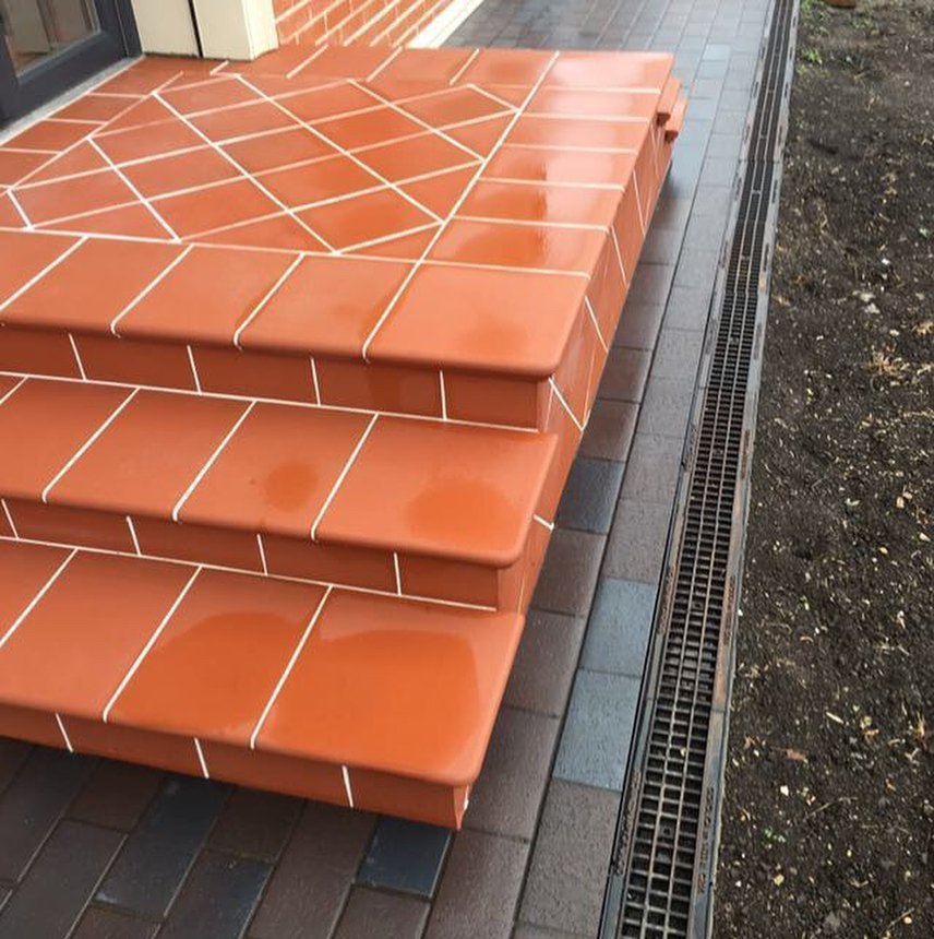 Монтаж клинкерных ступеней и плитки