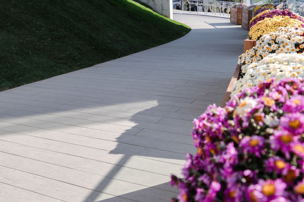 Монтаж террасной доски, ограждений и заборов из ДПК