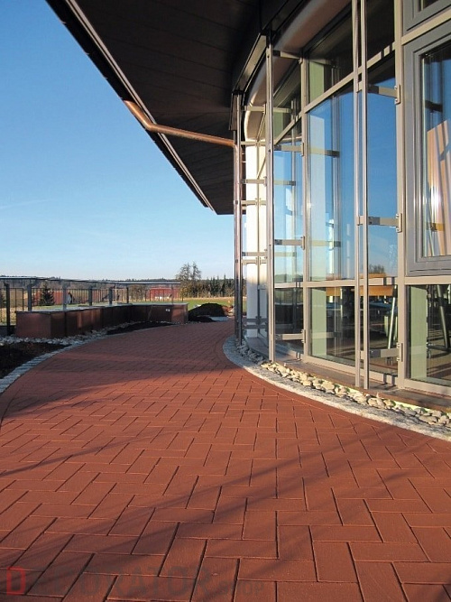 Тротуарная клинкерная брусчатка Penter Rot, 240x118x71 мм Тротуарная клинкерная брусчатка Penter Rot, 240x118x71 мм